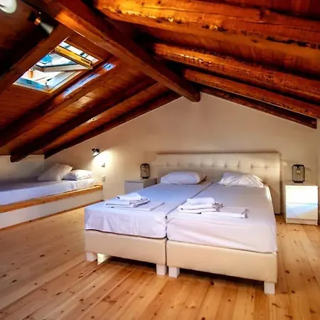 Helena Old Town Corfu 3